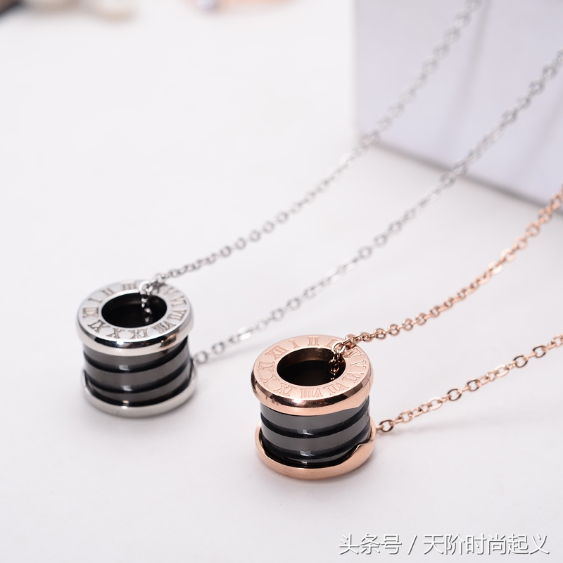 沉闷的冬天需要亮色点缀,冬天怎么能少了一件毛衣呢