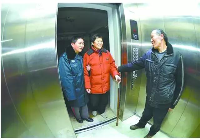 小区电梯超过15年了怎么办,老小区电梯坏了怎么办