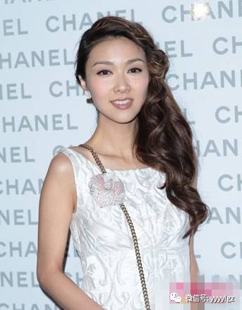 秘交三年富二代男友正式浮出水面，薛凯琪情归教育大鳄独子