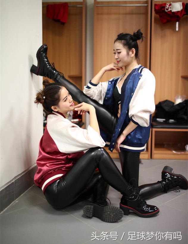 CBA宝贝皮裤装惹眼，更衣室演绎撩妹新技能