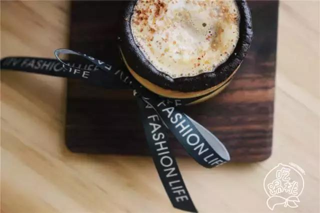 圣诞搞事啊！这杯咖啡竟好喝得我连杯子都吃掉了！