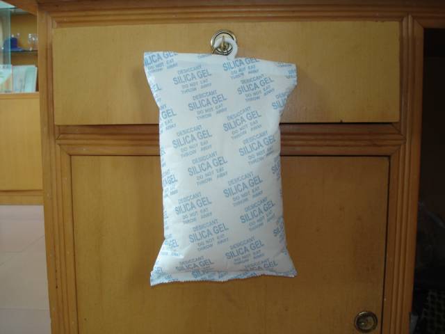 住在一楼很潮湿有霉味,一楼空气潮湿最佳解决方法