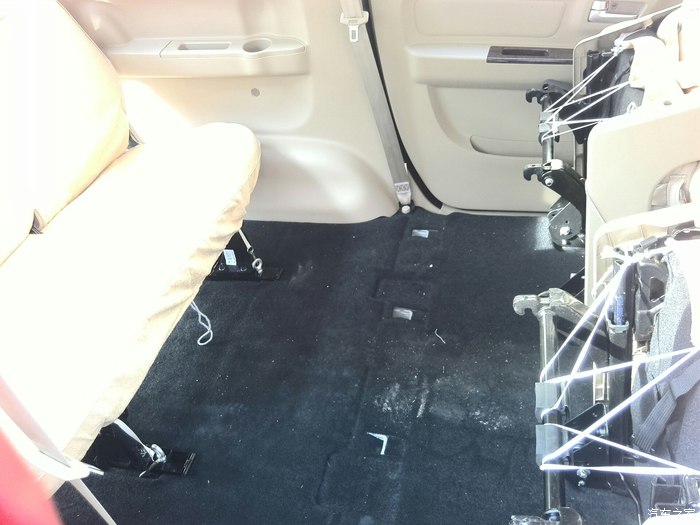 北汽威旺m30内部空间,威旺m30空间