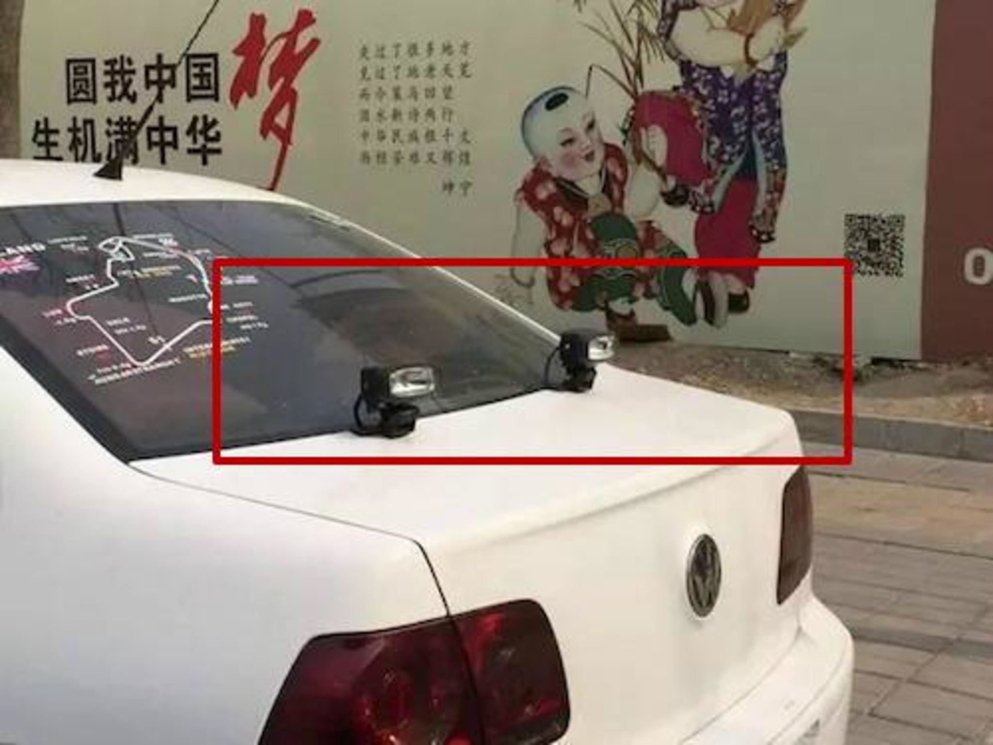 怎么对付后车开远光灯,强光手电对付后车远光灯