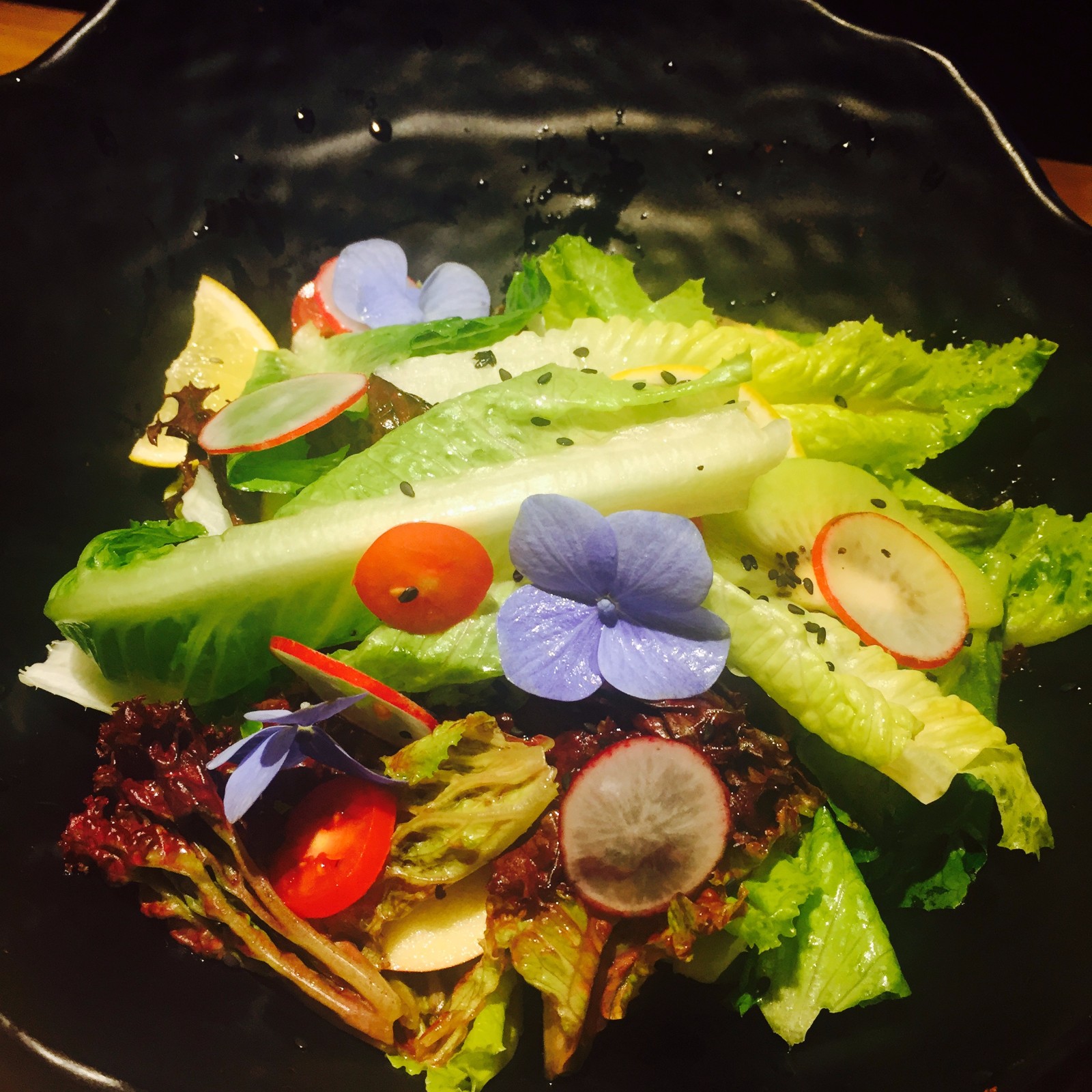 这期新店合集有家店，挤爆滨江，姑娘们一次撸200串都不过瘾！