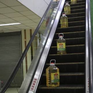 吃完食堂的第200碗饭，Ta说带我去后厨看看