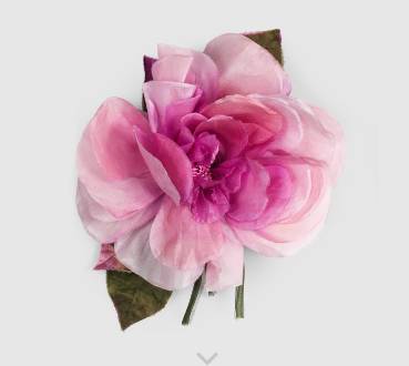 驼色大衣戴胸针,黑色大衣适合戴的胸针