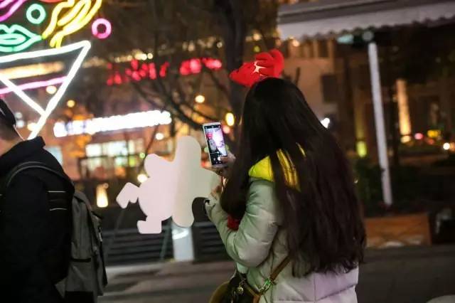 “圣诞大爷”们来成都了！随手把兰桂坊玩了个底朝天