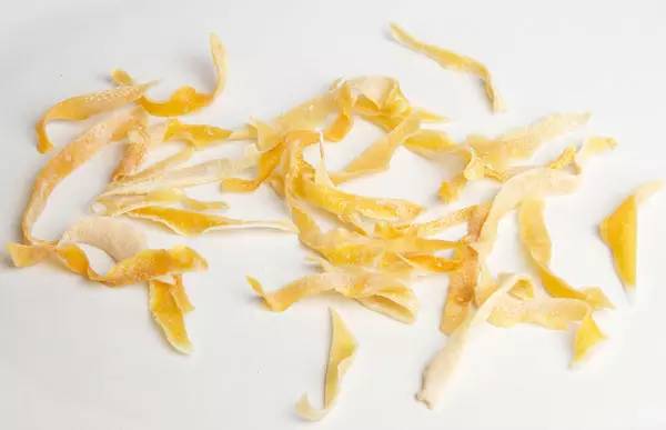 金酒就是松子酒吗,金酒是香槟吗