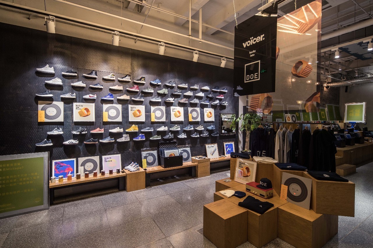 图集｜我们带着这些“黑胶唱片”和几百个好看的人，一起入侵了DOE