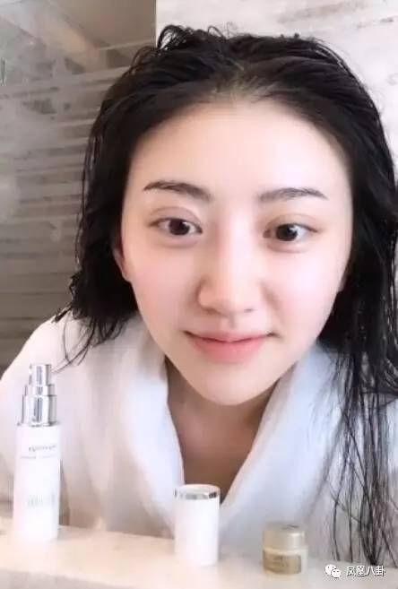 景甜直播洗脸用了什么,景甜素颜做直播