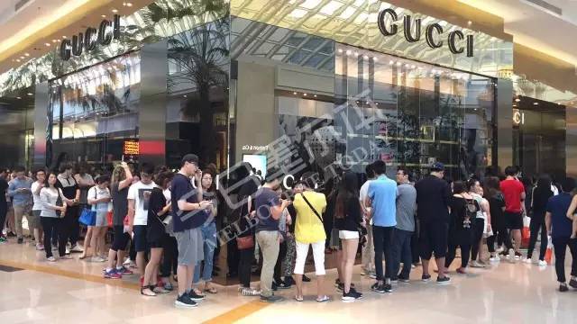 墨市BoxingDay现场:蔻驰5折!兰蔻YSL7折