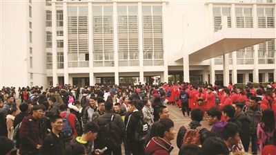 文化课成绩不好可以选播音吗,文化课成绩不好能考艺校吗