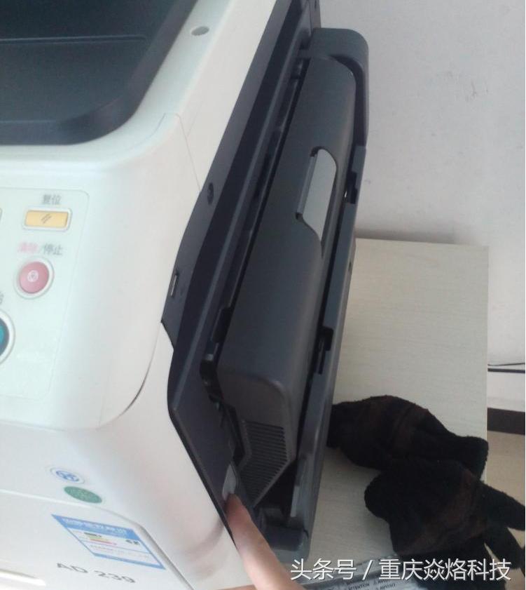 震旦复印机ad239怎么复印,震旦239复印机换载体图解