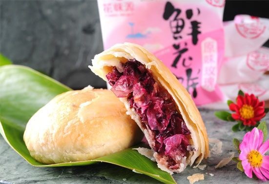 云南玫瑰鲜花饼怎么制作的,云南鲜花饼零食点心