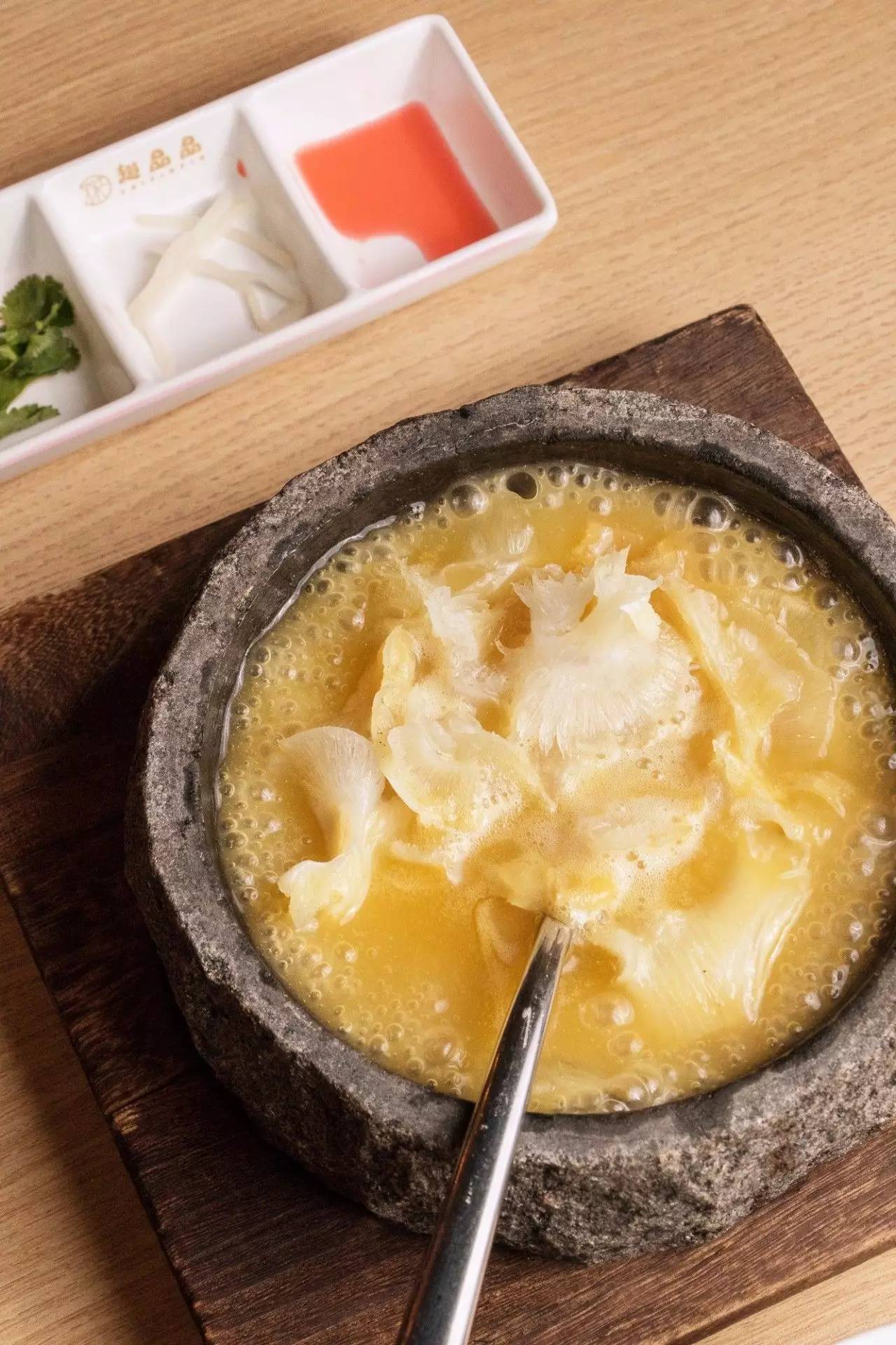 在魔都吃100元麻辣烫,魔都鱼翅捞饭