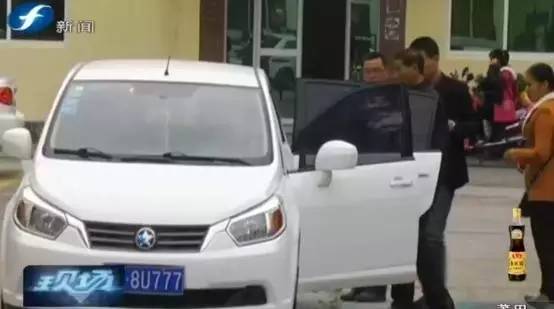 老人昏倒路边民警及时救助,老人冻死在街头无人救助后续