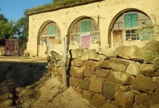 红土高原深处的神秘古村落,黄土高坡最原始的村落