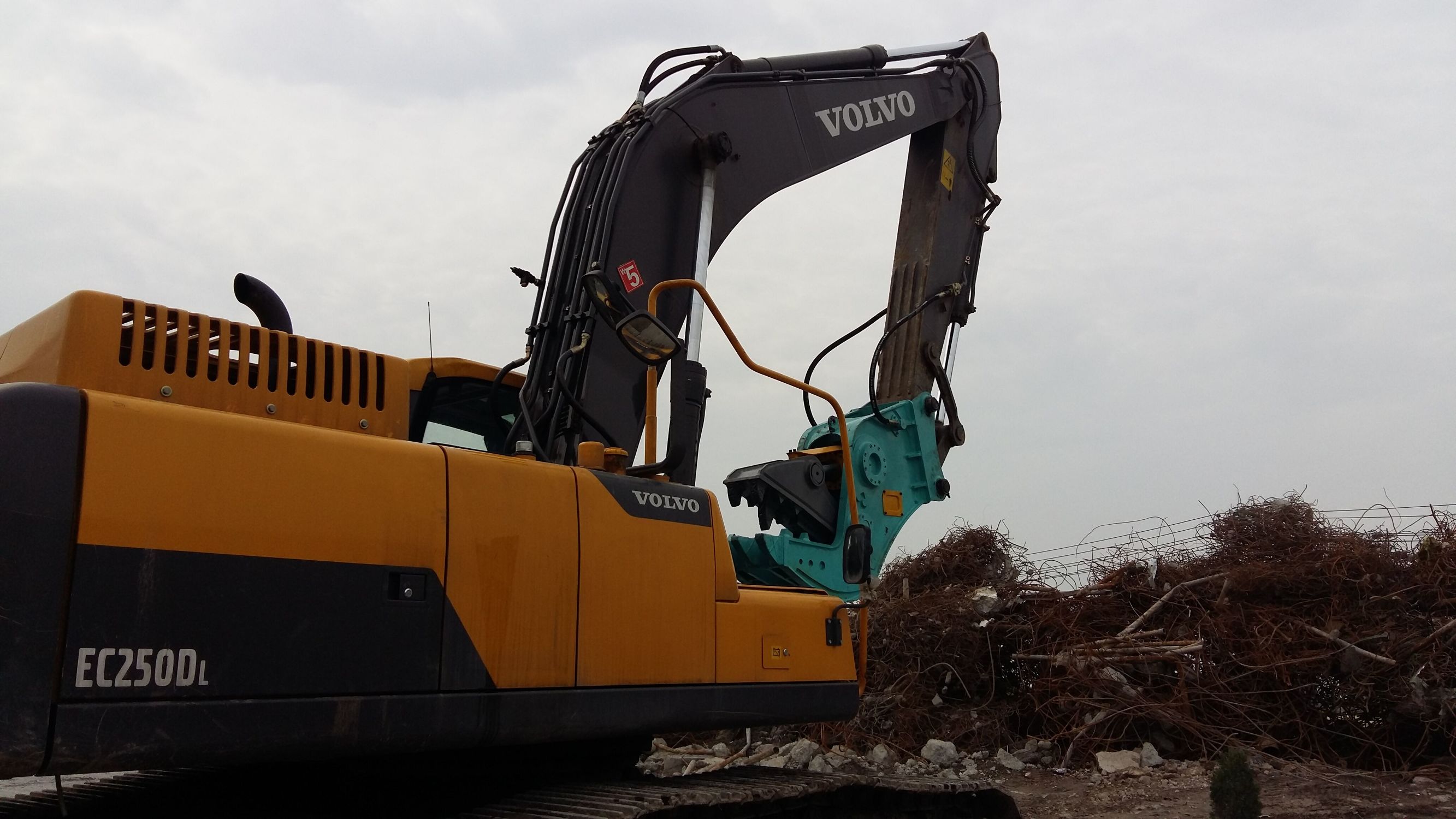 挖掘机无力动作慢怎么维修,挖掘机无动作故障解决大全