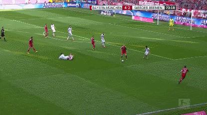 罗本和穆勒挡拆gif,2010罗本错失单刀gif