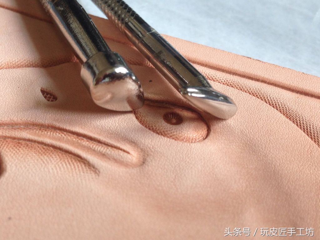 皮雕钱包手工制作视频,简易真皮手工钱包制作教程