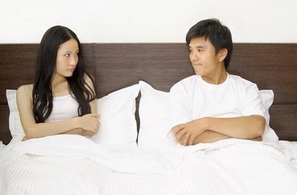 老公经常几百几百的出手,还吃喝赌的我偷拿他一百就生气了