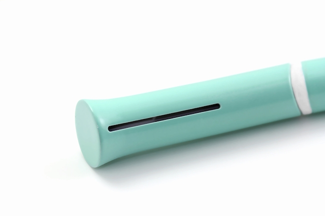 推一下牙膏就挤好！比另一半还贴心的SONA填充牙刷