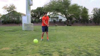 维维足球射门教程,维维足球怎么接半高球