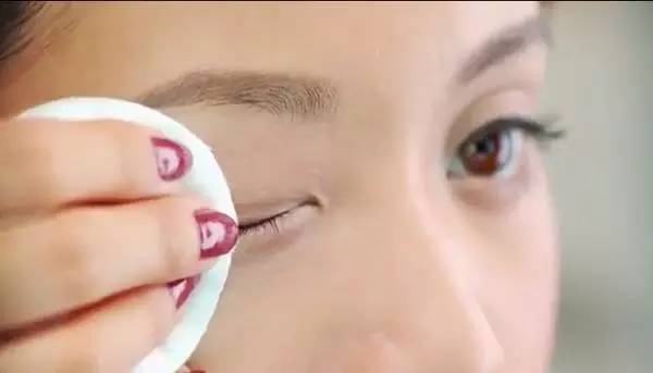 9大秘籍轻松搞定黑眼圈,对付黑眼圈又便宜又有效的方法