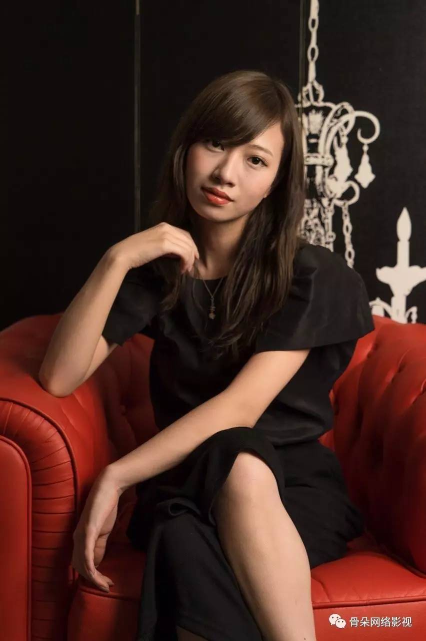 小花与鲜肉丨《器灵》里外冷内热的打女，是个来自日本的萌妹砸！