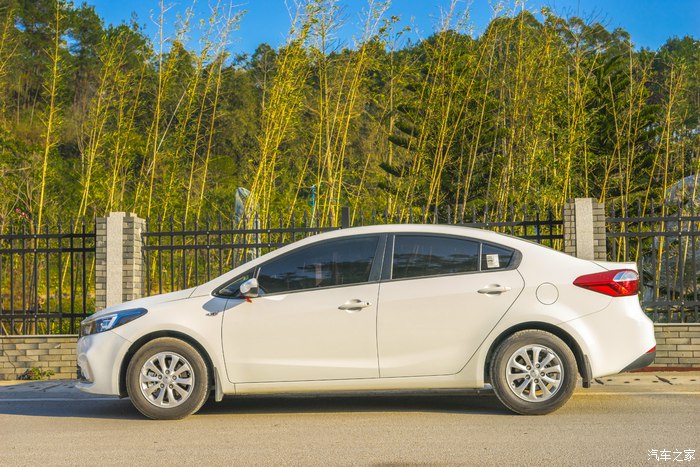 起亚k32015款1.6l自动gls,2013款起亚k3行驶16万公里能买吗