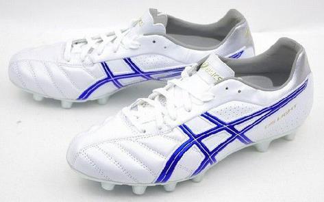 女生后卫足球鞋推荐实战,足球鞋应该怎么选最合适