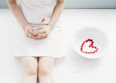 青春期女孩白带多用啥药,青春期女孩子白带多是什么原因