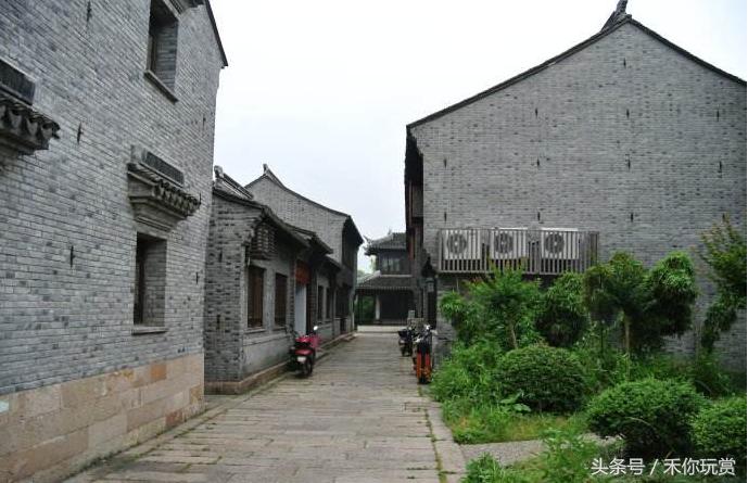 青砖黛瓦的古街风情,青砖黛瓦骑楼古巷