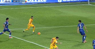 内马尔风骚过人,盘点内马尔的10个过人技巧教学