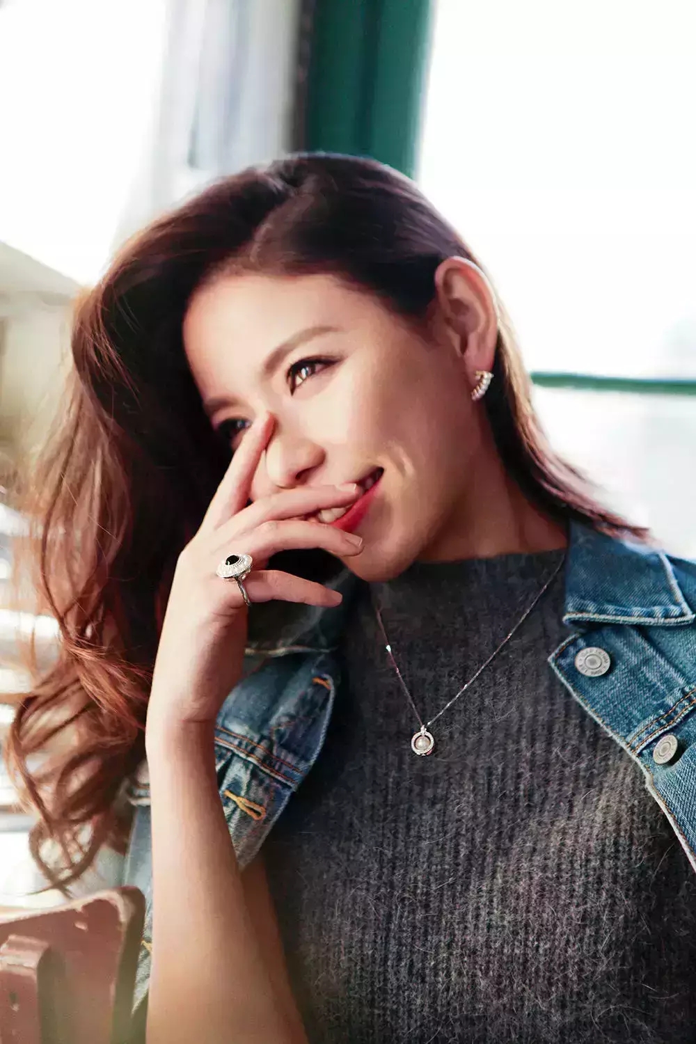 珍珠首饰如何搭配才能不显老气,珍珠和其他部位的首饰怎样搭配