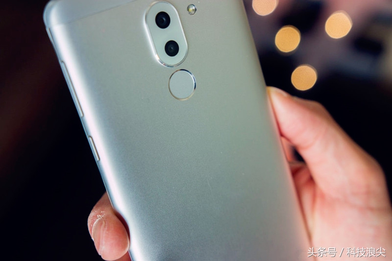 外媒华为荣耀6X评测：荣耀系列一直以来是高质量低价的代表