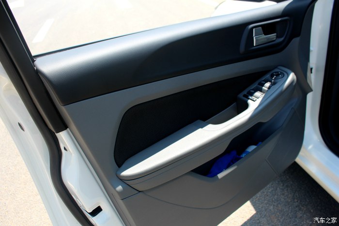 福克斯1.8l手动驾驶体验,经典福克斯1.8用车感受