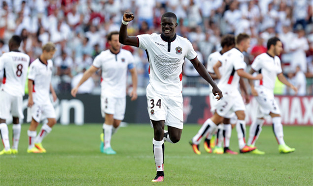 张玉宁奇迹复出,张玉宁19岁代表国家队进球视频