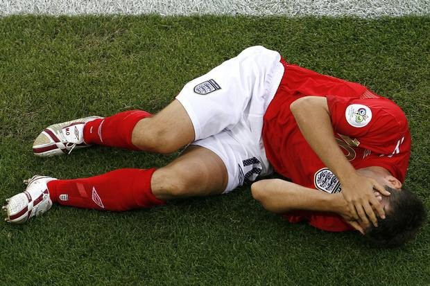 天下足球世界杯十大悲情人物,足坛十大悲情瞬间