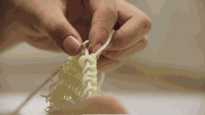 外卖里面有尿气味,外卖里吃出一股馊味咋办