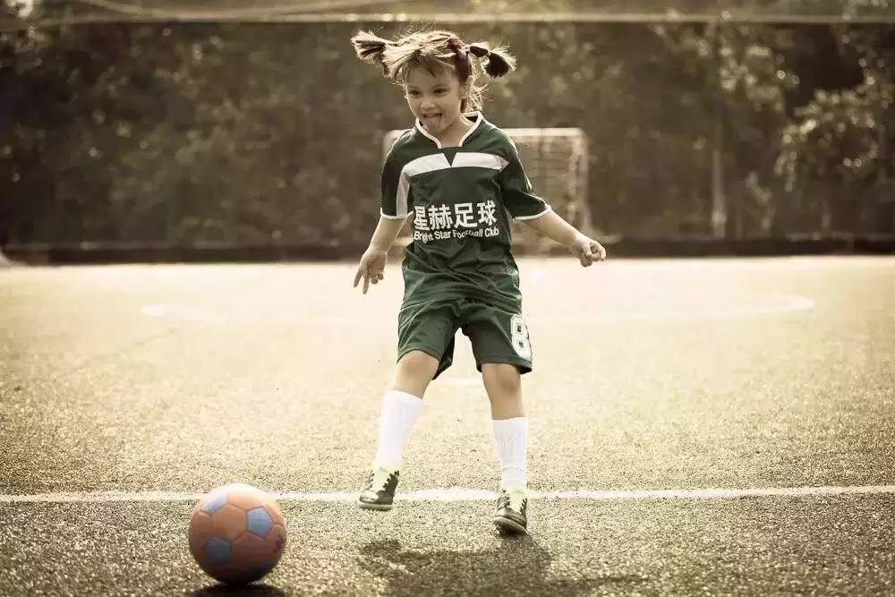 在深圳，为孩子选择足球培训，你需要知道的6件事