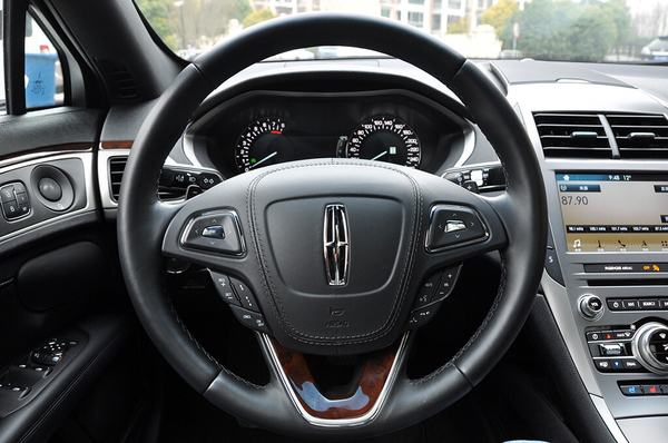 试驾林肯mkz视频,林肯mkz对比bba