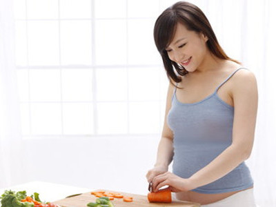 孕九周怎么自我判断胎儿正常发育,孕5月胎儿怎样最舒服