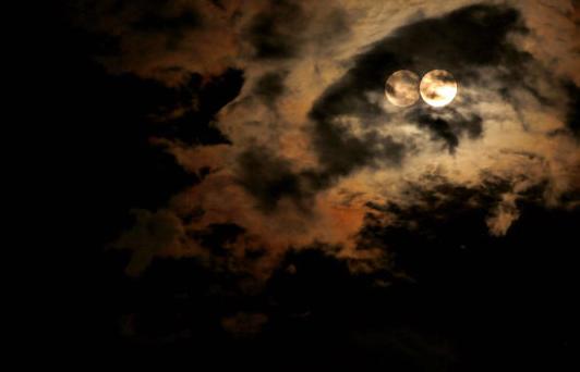 衣服露天过夜染血迹,孩子失魂,原是产妇鬼姑获鸟摄魂寻子