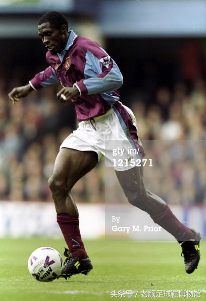 what足球,what鞋是什么牌子