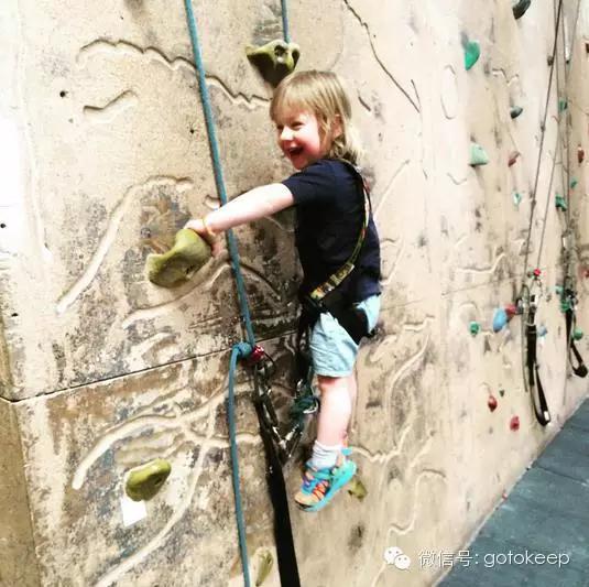 八块腹肌的小怪兽,腹肌小怪兽