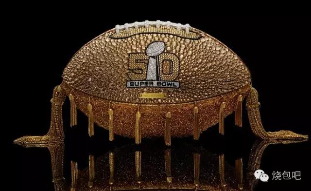 唯物｜情人节倒计时，去看50个潮牌出的超级碗纪念球，独一无二