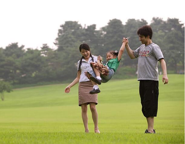 这个宝宝不简单，出生自带“丘比特”特效，buling！