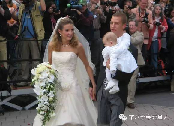 现在还有王子爱上灰姑娘？女招待、女兵、未婚生子戏码不要太多哦